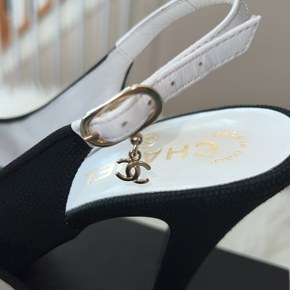 Chanel sandals - Picture 4 of 6
